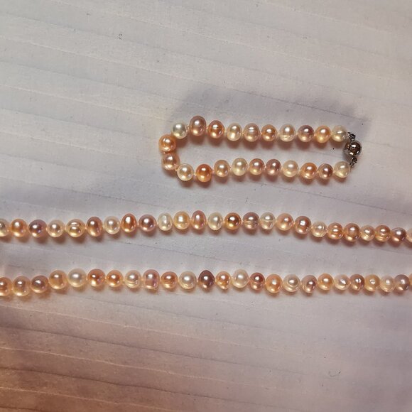 Beautiful Boxed Multi-Coloured Freshwater Pearl Necklace and Bracelet Set - Picture 3 of 15